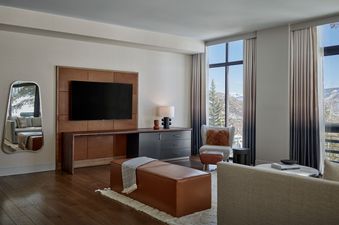 Viewline Resort Mountain Front Suite