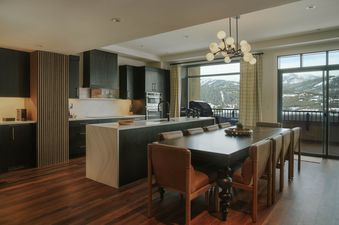 Summit Hotel Penthouse 1001