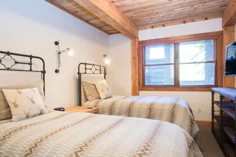 04 Bedroom