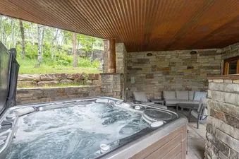 Slopeside Chateau Hot Tub