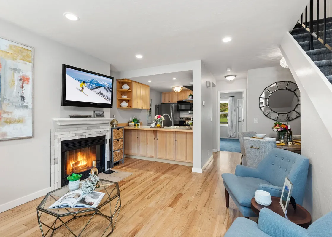 01 Living Room