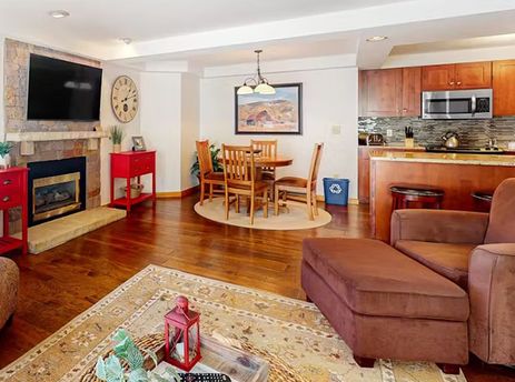 Torian Plum Plaza 307