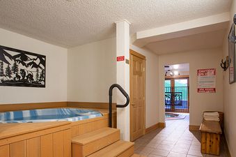Ski Inn Condos