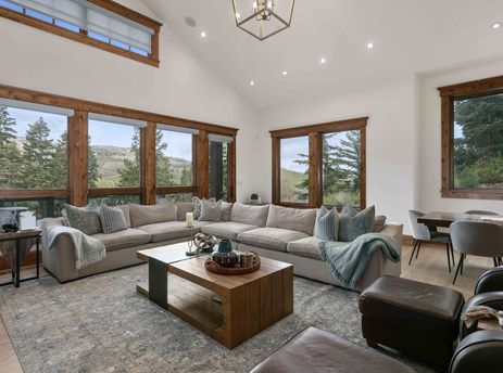 6565 Lookout Drive