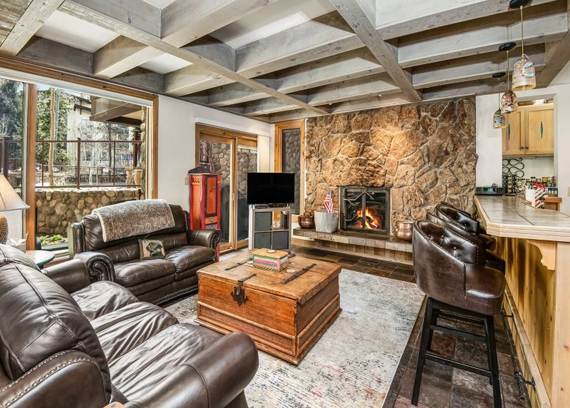 01 Village Center Condo 1F