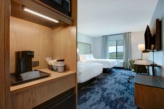 Fairfield Inn and Suites 2 Queen Studio