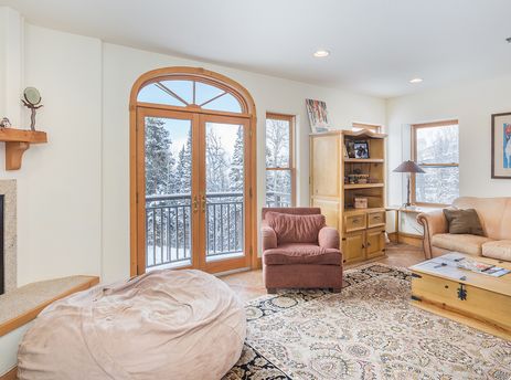 Bear Creek Lodge 212A