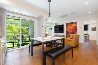 Signature Suite 652