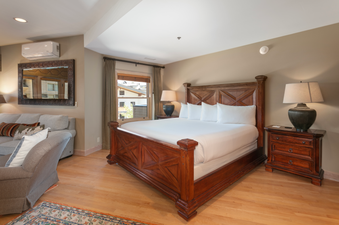 Royal Plaza 303