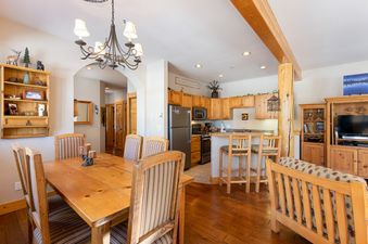 11 Trappers Crossing 8758