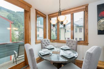Dining area in Telluride Lodge 538.