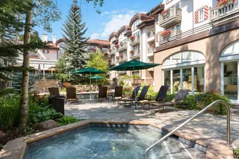 16 Outdoor Whirlpools