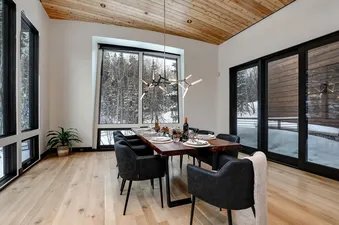 17 Dining Room