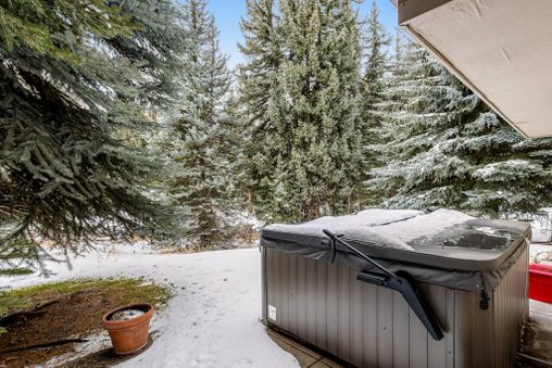 Hot tub (Private)