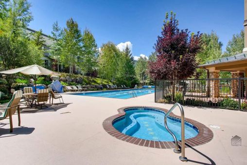 Community Pool and Hot Tubs at the Highlands