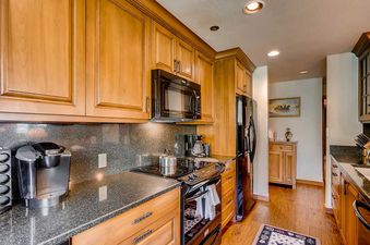 20 Kiva 234 Kitchen 17 0809-1