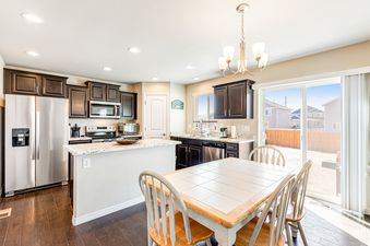 05 Dining and Kitchen