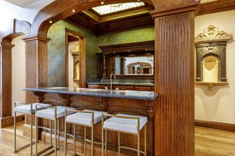 06 Wet Bar