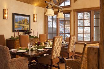 04 Dining