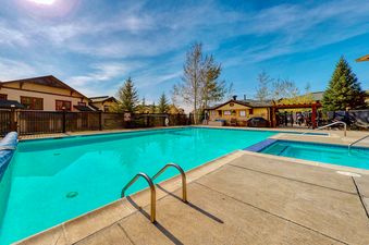 EagleRidge Lodge 300 offers a refreshing pool area perfect for relaxing after a day on the slopes.