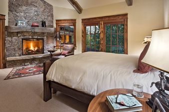 13 2nd Queen Bedroom