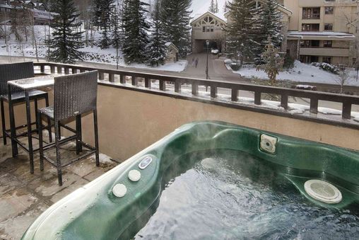 Private Outdoor Hot Tub