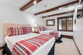 14 Lodge at Lionshead 403