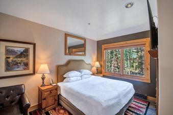 Mountain Lodge Queen Lodge Room