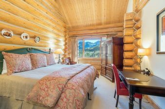 Villas At Tristant 215 bedroom featuring a log cabin design.