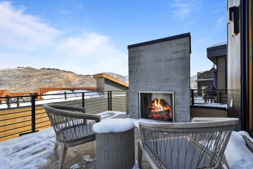 Outdoor Fire Place