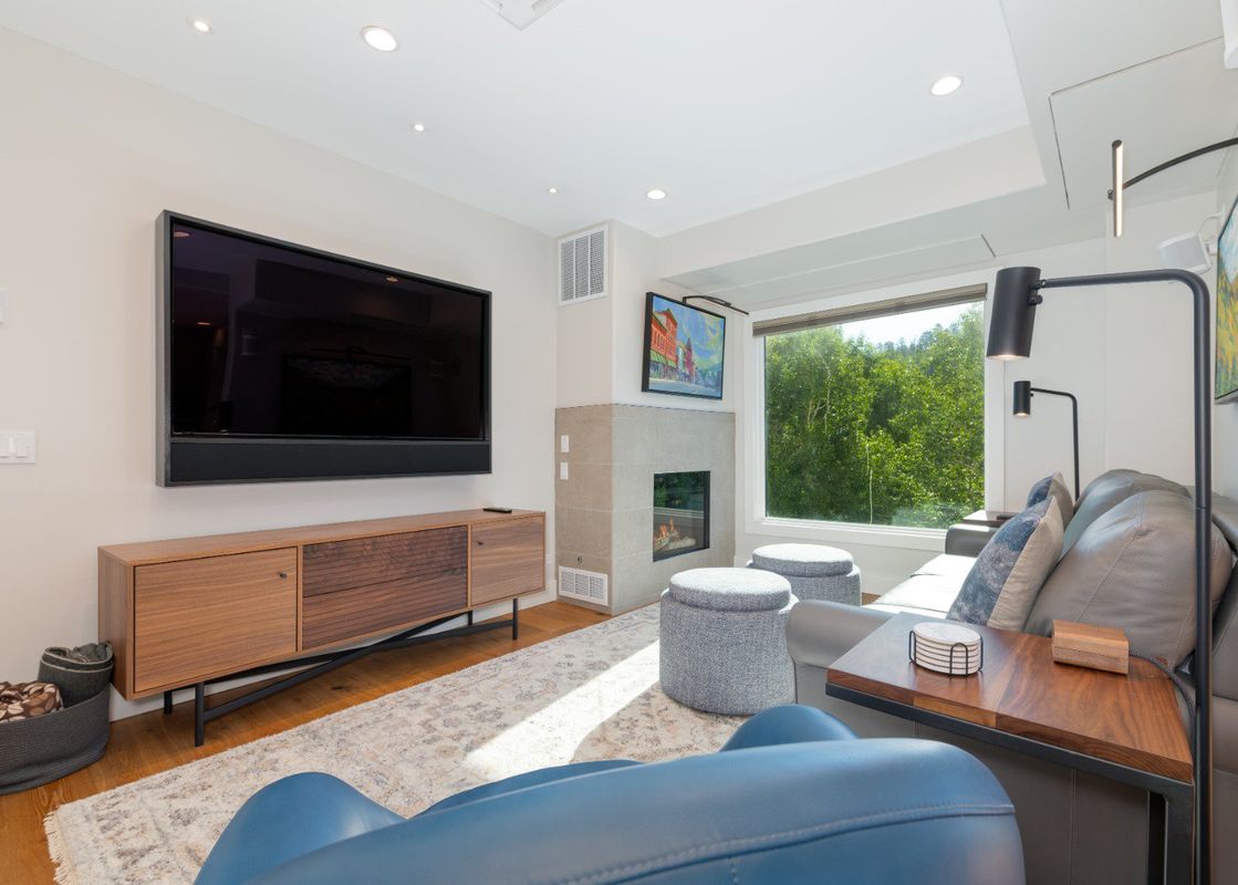 Signature Suite 651