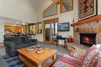 Trail's End Lodge 305