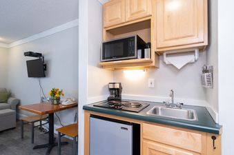Mountainside Inn 408