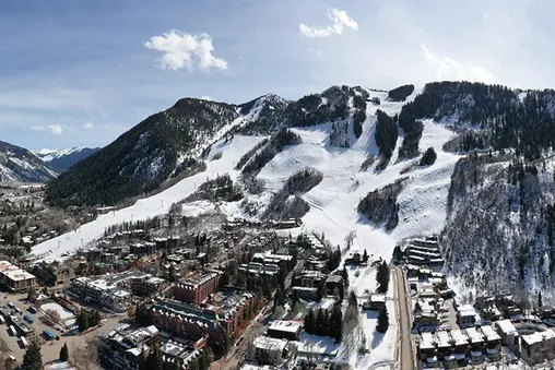 Walk to Lifts