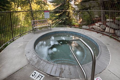 Outdoor Community Hot Tub