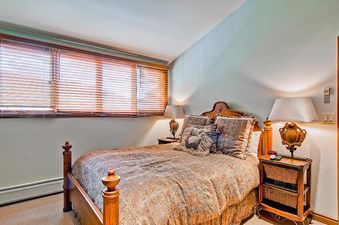 EastWestResorts HS501 Queen2