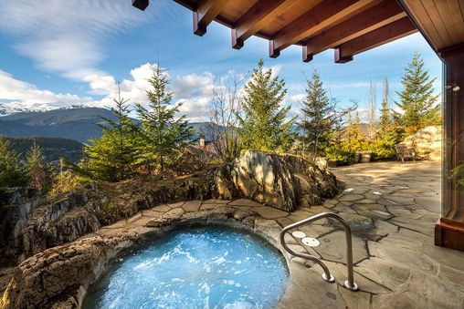 Private Outdoor Hot Tub
