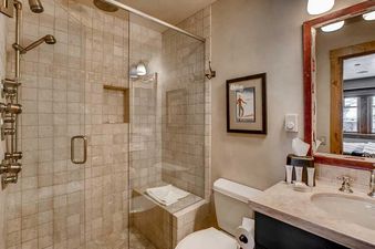 24-Meadows-Court-Beaver-Creek-large-026-19-Lower-Level-Bathroom-1500x1000-72dpi
