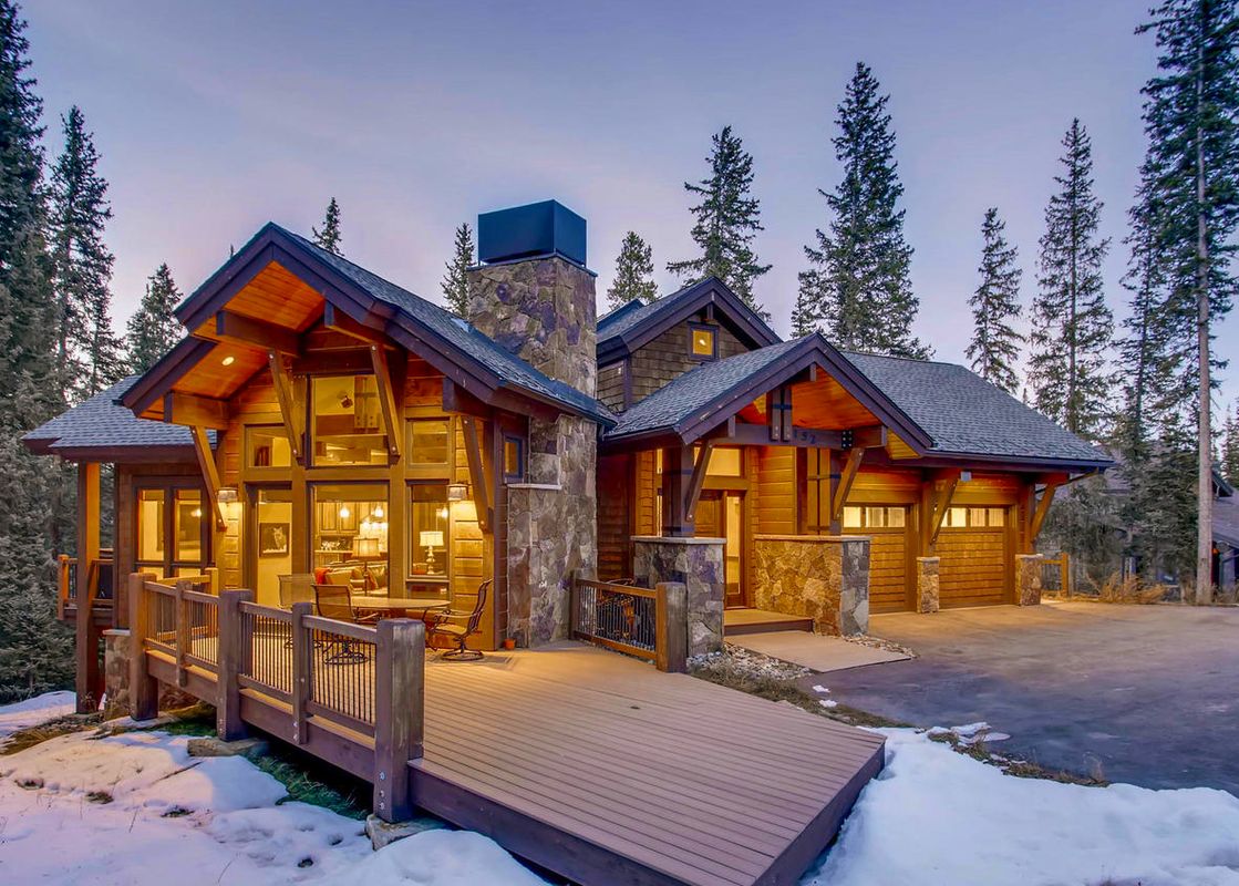 01 Rocky Mountain Lodge