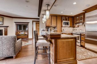 05-Park-Hyatt-Residences-3055