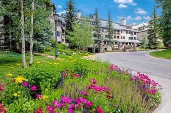 Kiva Beaver Creek In The Summer