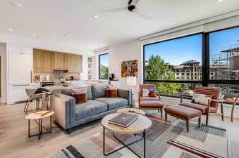 Electric Pass Lodge 208