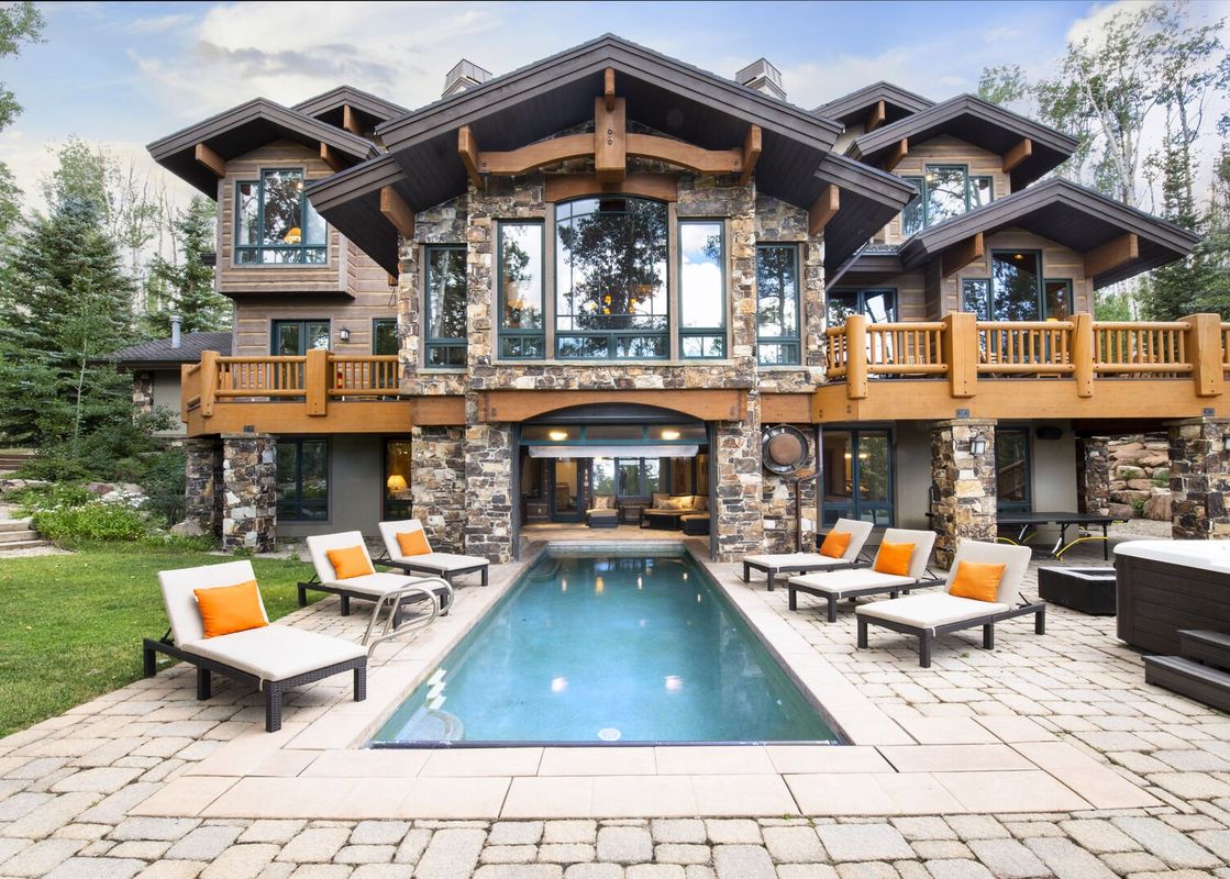 01 Serenity At The Colony