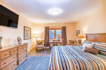 Bear Creek Lodge 213