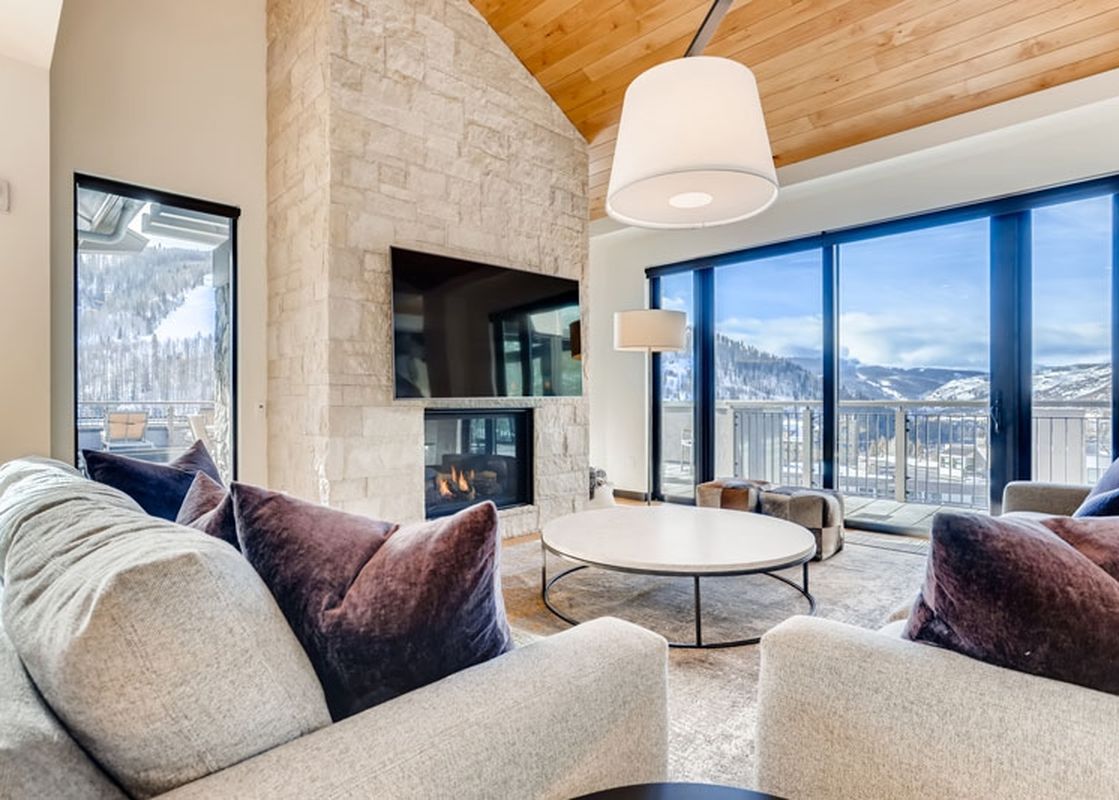 01 Living Room