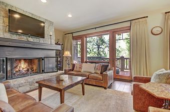 Hummingbird 3 Bedroom Platinum Living Room