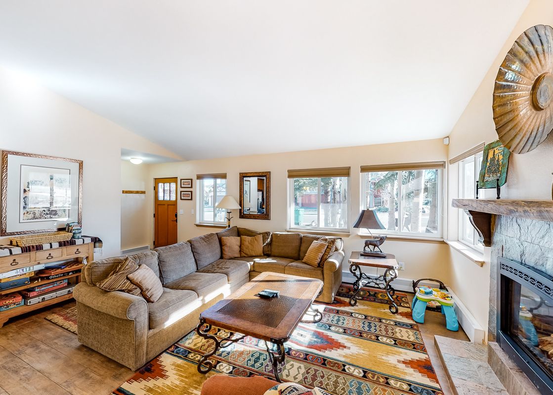 01 Living Room
