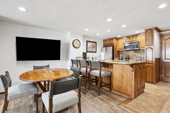 Lodge Tower 678 2BR
