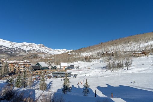 Ski-In/Ski-Out on the Misty Maiden Skiway