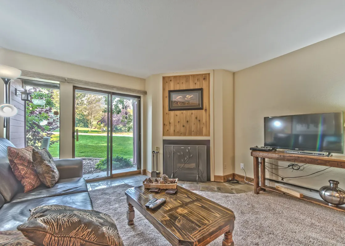 01 Living Room